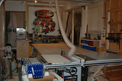 Photograph of wood working area by Yanick Lapuh