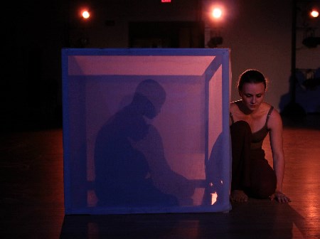 Luminarium company members Jennifer Roberts and Katie McGrail perform Guerra's Hush (2013), photo by Ryan Carollo