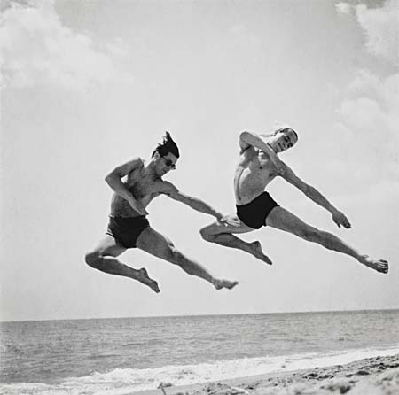 Ballet Dancers on the Beach from the 1930s (2)
